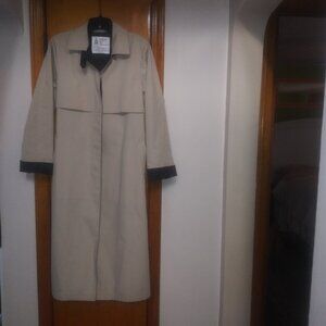 London Fog Tan and black Trench Coat size 8.